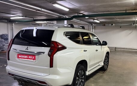 Mitsubishi Pajero Sport III рестайлинг, 2022 год, 5 500 000 рублей, 6 фотография