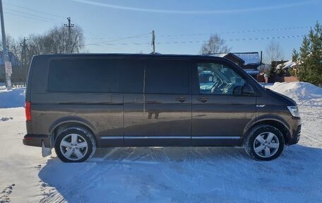 Volkswagen Caravelle T6 рестайлинг, 2018 год, 2 975 000 рублей, 3 фотография