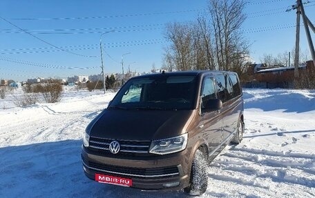 Volkswagen Caravelle T6 рестайлинг, 2018 год, 2 975 000 рублей, 5 фотография