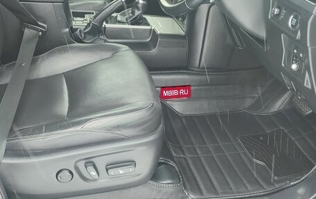 Toyota Land Cruiser Prado 150 рестайлинг 2, 2019 год, 4 450 000 рублей, 19 фотография