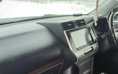 Toyota Land Cruiser Prado 150 рестайлинг 2, 2019 год, 4 450 000 рублей, 28 фотография