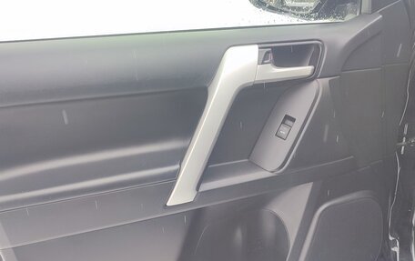 Toyota Land Cruiser Prado 150 рестайлинг 2, 2019 год, 4 450 000 рублей, 27 фотография