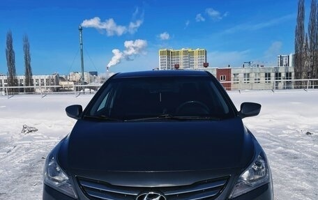 Hyundai Solaris II рестайлинг, 2016 год, 820 000 рублей, 2 фотография