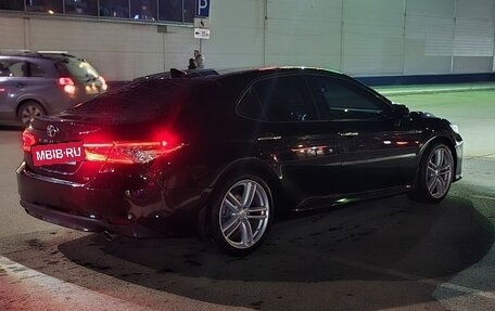 Toyota Camry, 2019 год, 3 250 000 рублей, 10 фотография