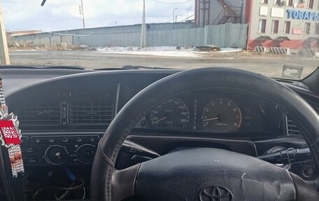 Toyota Vista, 1990 год, 115 000 рублей, 1 фотография