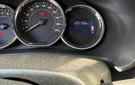 Renault Sandero II рестайлинг, 2015 год, 825 000 рублей, 3 фотография