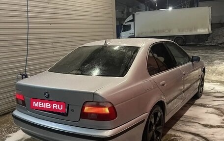 BMW 5 серия, 1998 год, 520 000 рублей, 3 фотография