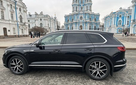 Volkswagen Touareg III, 2020 год, 5 600 000 рублей, 2 фотография