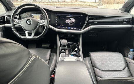 Volkswagen Touareg III, 2020 год, 5 600 000 рублей, 22 фотография