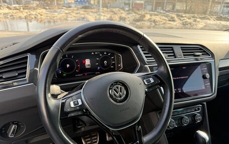 Volkswagen Tiguan II, 2019 год, 2 390 000 рублей, 8 фотография