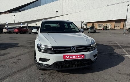 Volkswagen Tiguan II, 2019 год, 2 390 000 рублей, 2 фотография