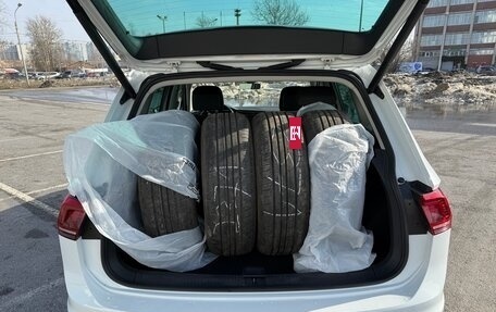 Volkswagen Tiguan II, 2019 год, 2 390 000 рублей, 6 фотография