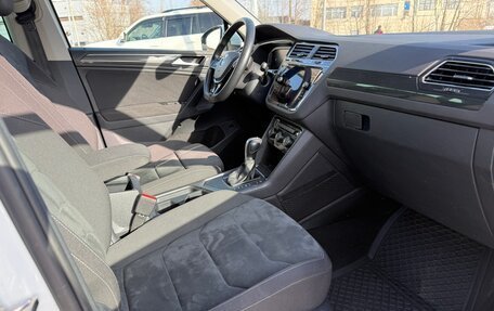 Volkswagen Tiguan II, 2019 год, 2 390 000 рублей, 14 фотография