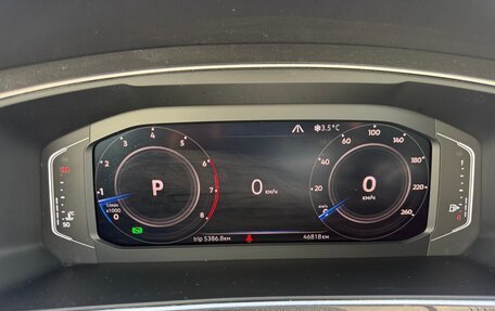 Volkswagen Tiguan II, 2019 год, 2 390 000 рублей, 15 фотография