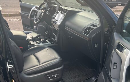 Toyota Land Cruiser Prado 150 рестайлинг 2, 2019 год, 4 800 000 рублей, 3 фотография