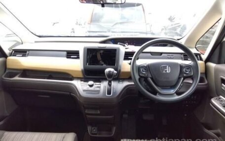 Honda Freed II, 2017 год, 1 400 000 рублей, 3 фотография