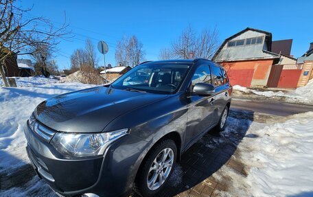 Mitsubishi Outlander III рестайлинг 3, 2012 год, 1 550 000 рублей, 3 фотография