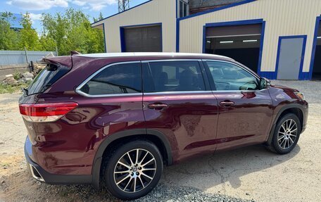 Toyota Highlander III, 2018 год, 3 600 000 рублей, 7 фотография