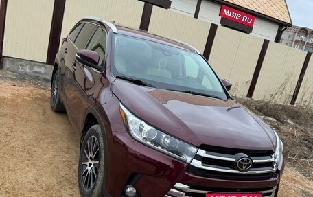 Toyota Highlander III, 2018 год, 3 600 000 рублей, 9 фотография