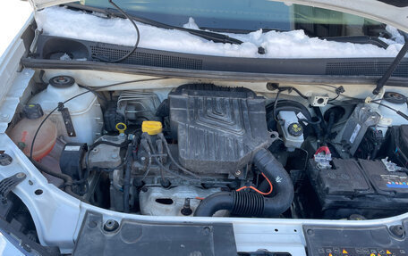 Renault Sandero II рестайлинг, 2021 год, 800 000 рублей, 2 фотография