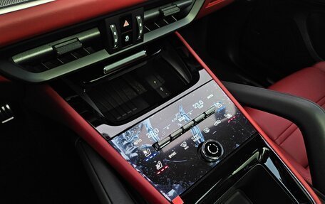 Porsche Cayenne III, 2024 год, 15 000 000 рублей, 16 фотография