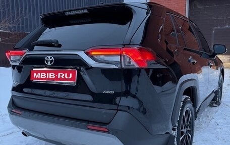 Toyota RAV4, 2020 год, 3 990 000 рублей, 1 фотография