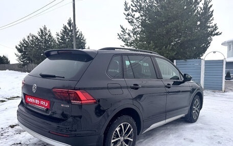 Volkswagen Tiguan II, 2019 год, 2 350 000 рублей, 13 фотография