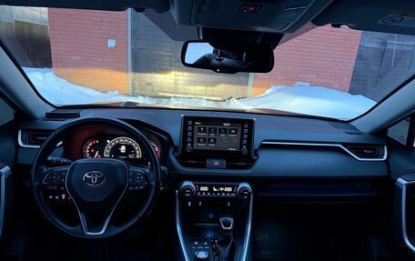 Toyota RAV4, 2020 год, 3 990 000 рублей, 22 фотография