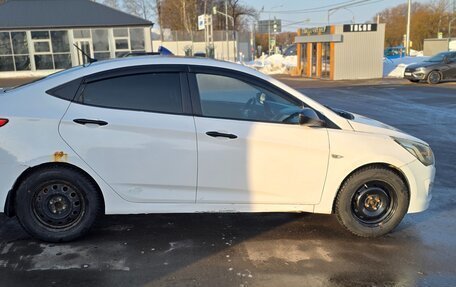 Hyundai Solaris II рестайлинг, 2014 год, 400 000 рублей, 3 фотография