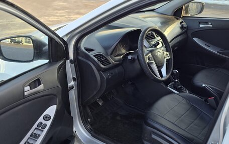 Hyundai Solaris II рестайлинг, 2014 год, 400 000 рублей, 5 фотография