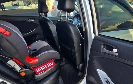 Hyundai Solaris II рестайлинг, 2014 год, 400 000 рублей, 9 фотография