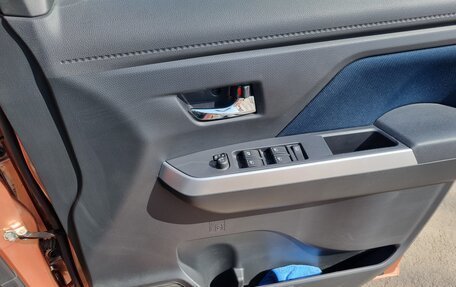 Toyota Roomy I, 2021 год, 1 700 000 рублей, 16 фотография