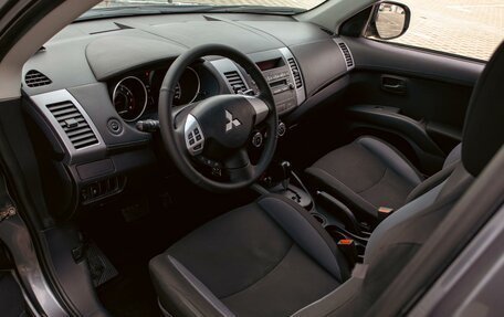 Mitsubishi Outlander III рестайлинг 3, 2011 год, 1 095 000 рублей, 13 фотография