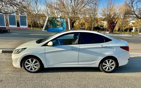 Hyundai Solaris II рестайлинг, 2012 год, 800 000 рублей, 4 фотография