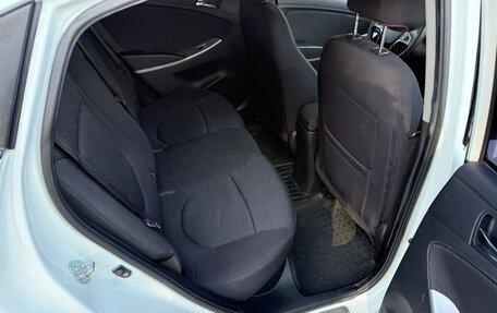 Hyundai Solaris II рестайлинг, 2012 год, 800 000 рублей, 13 фотография