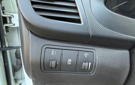 Hyundai Solaris II рестайлинг, 2012 год, 800 000 рублей, 16 фотография