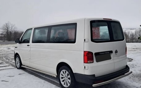 Volkswagen Transporter T6 рестайлинг, 2023 год, 3 800 000 рублей, 10 фотография