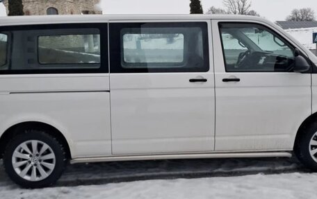 Volkswagen Transporter T6 рестайлинг, 2023 год, 3 800 000 рублей, 4 фотография