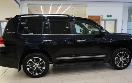 Toyota Land Cruiser 200, 2020 год, 8 350 000 рублей, 6 фотография