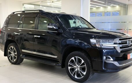 Toyota Land Cruiser 200, 2020 год, 8 350 000 рублей, 5 фотография