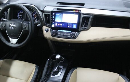 Toyota RAV4, 2016 год, 2 300 000 рублей, 16 фотография