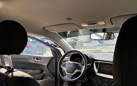 Hyundai Solaris II рестайлинг, 2017 год, 1 200 000 рублей, 10 фотография