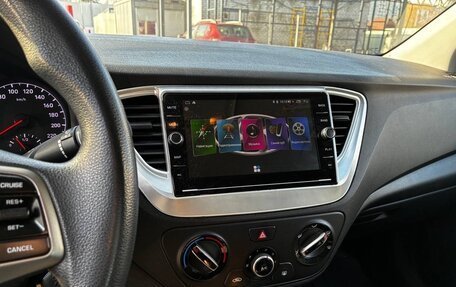 Hyundai Solaris II рестайлинг, 2017 год, 1 200 000 рублей, 5 фотография