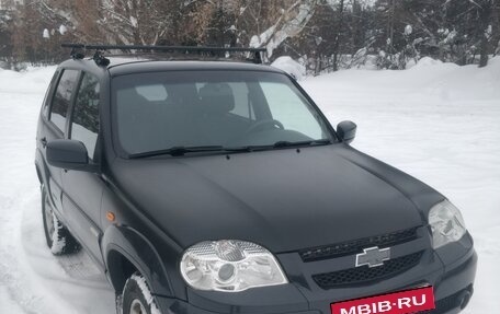 Chevrolet Niva I рестайлинг, 2017 год, 700 000 рублей, 2 фотография