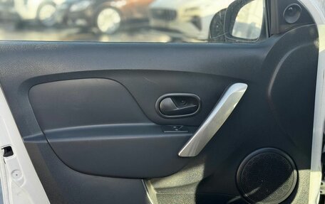 Renault Logan II, 2015 год, 575 000 рублей, 6 фотография