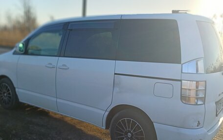 Toyota Noah III, 2003 год, 800 000 рублей, 6 фотография