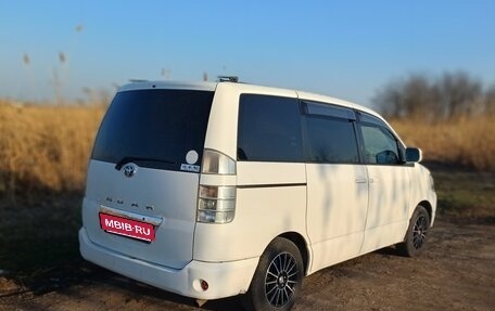 Toyota Noah III, 2003 год, 800 000 рублей, 3 фотография