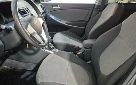 Hyundai Solaris II рестайлинг, 2011 год, 645 000 рублей, 12 фотография