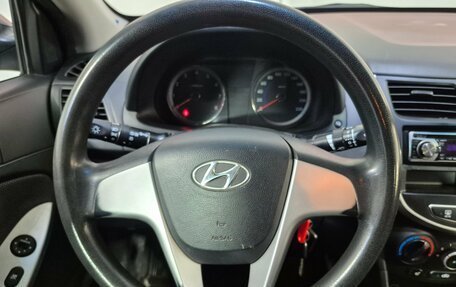 Hyundai Solaris II рестайлинг, 2011 год, 645 000 рублей, 11 фотография