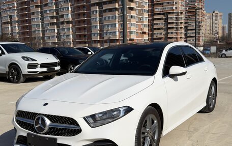 Mercedes-Benz A-Класс, 2022 год, 2 700 000 рублей, 3 фотография